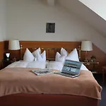 Hotel Rheinischer Hof 4*