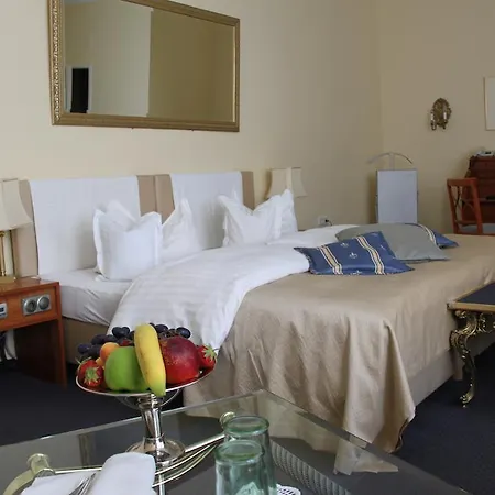 Hotel Rheinischer Hof 3*